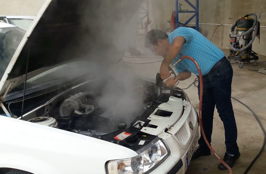 شستن موتور خودرو با بخار